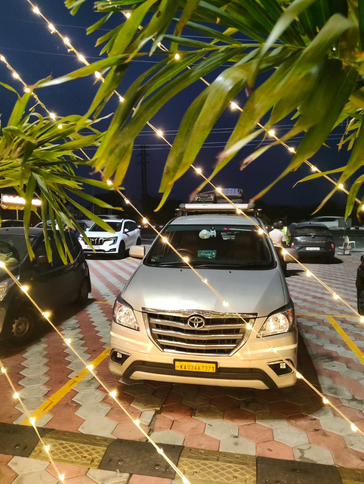 TOYOTA INNOVA