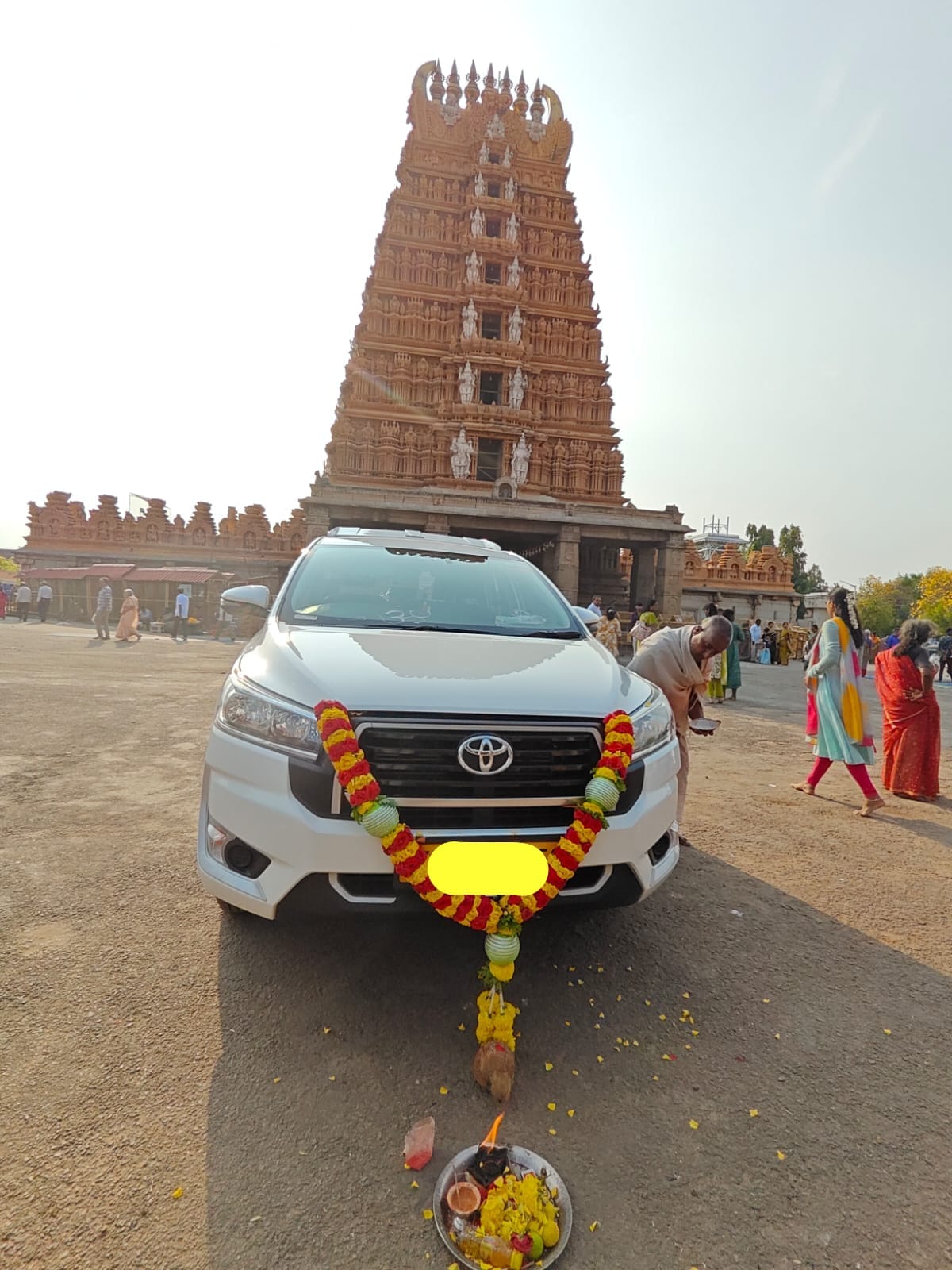 TOYOTA  INNOVA CRYSTA