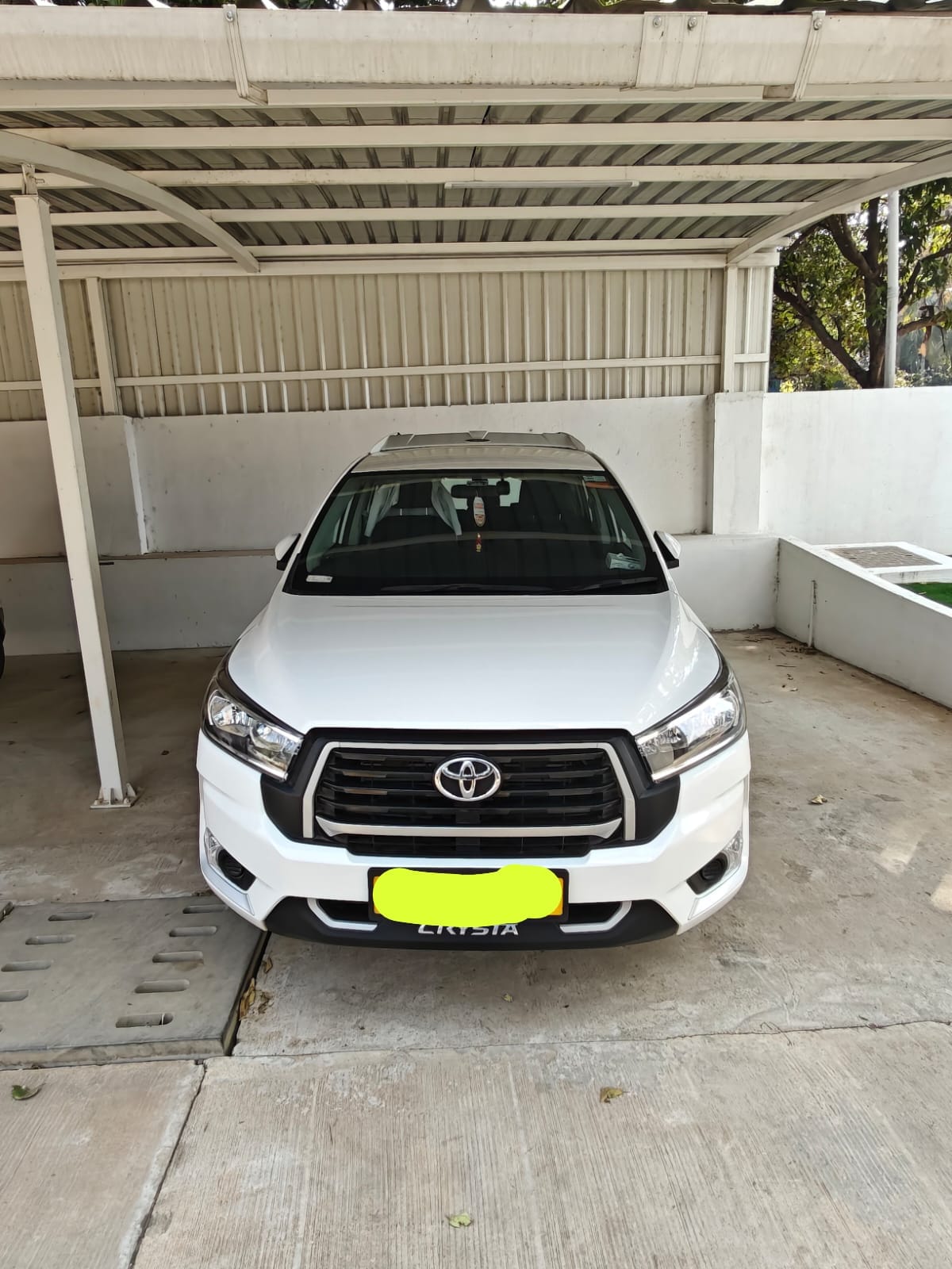 TOYOTA  INNOVA CRYSTA